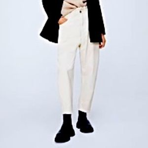 Zara corduroy paper bag pants color ecru size 2